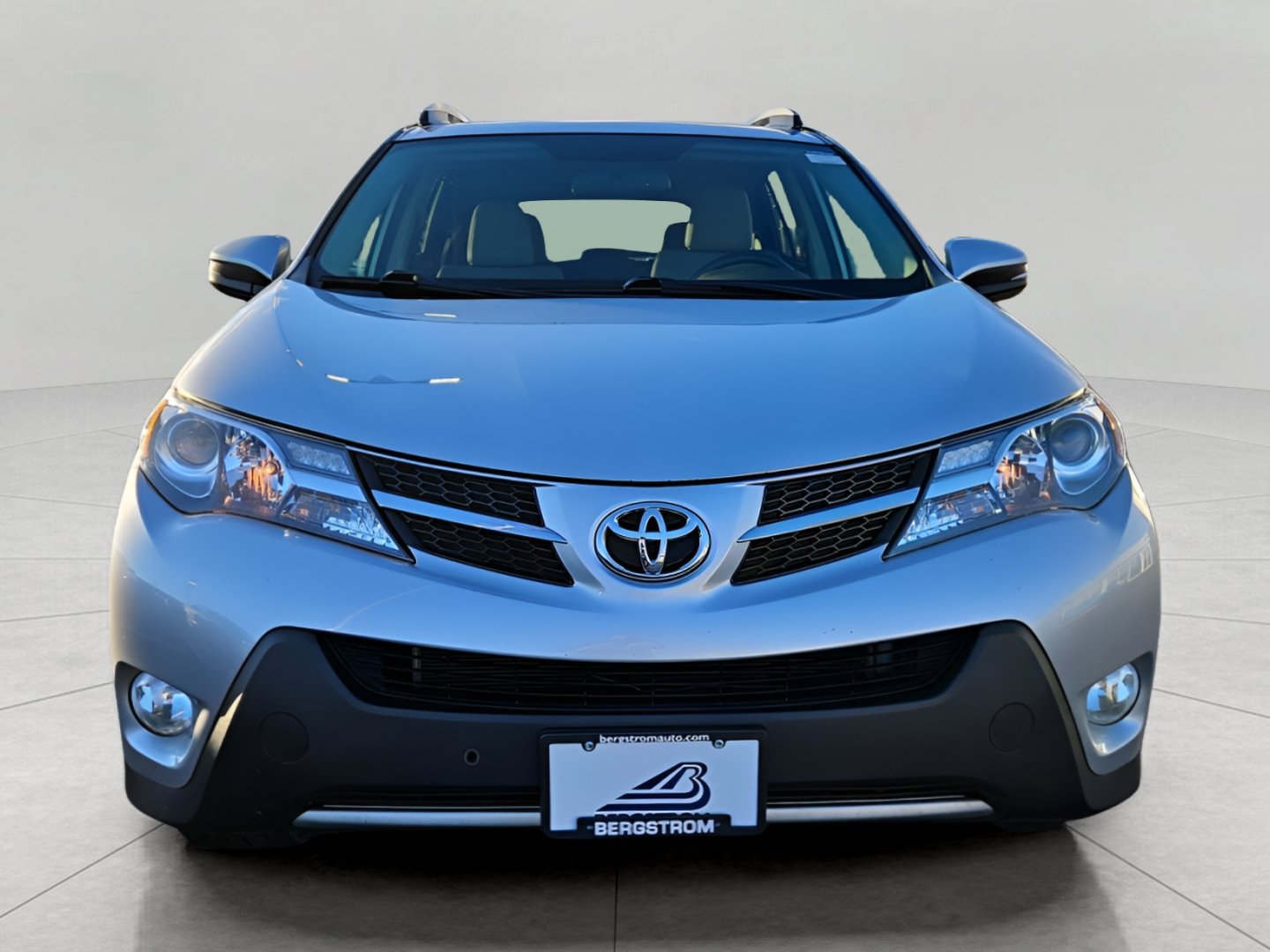 Used 2014 Toyota RAV4 Limited AWD/4WD image 3
