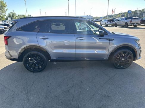 Used 2022 Kia Sorento SX image 8