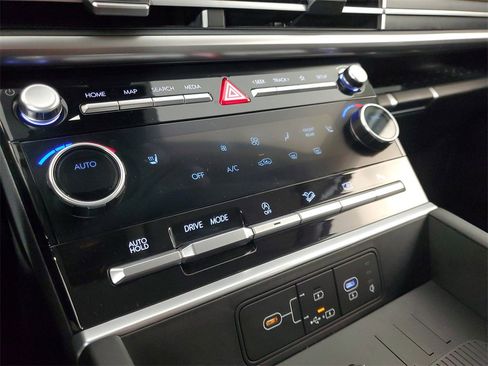 Used 2024 Hyundai Santa Fe SEL image 19