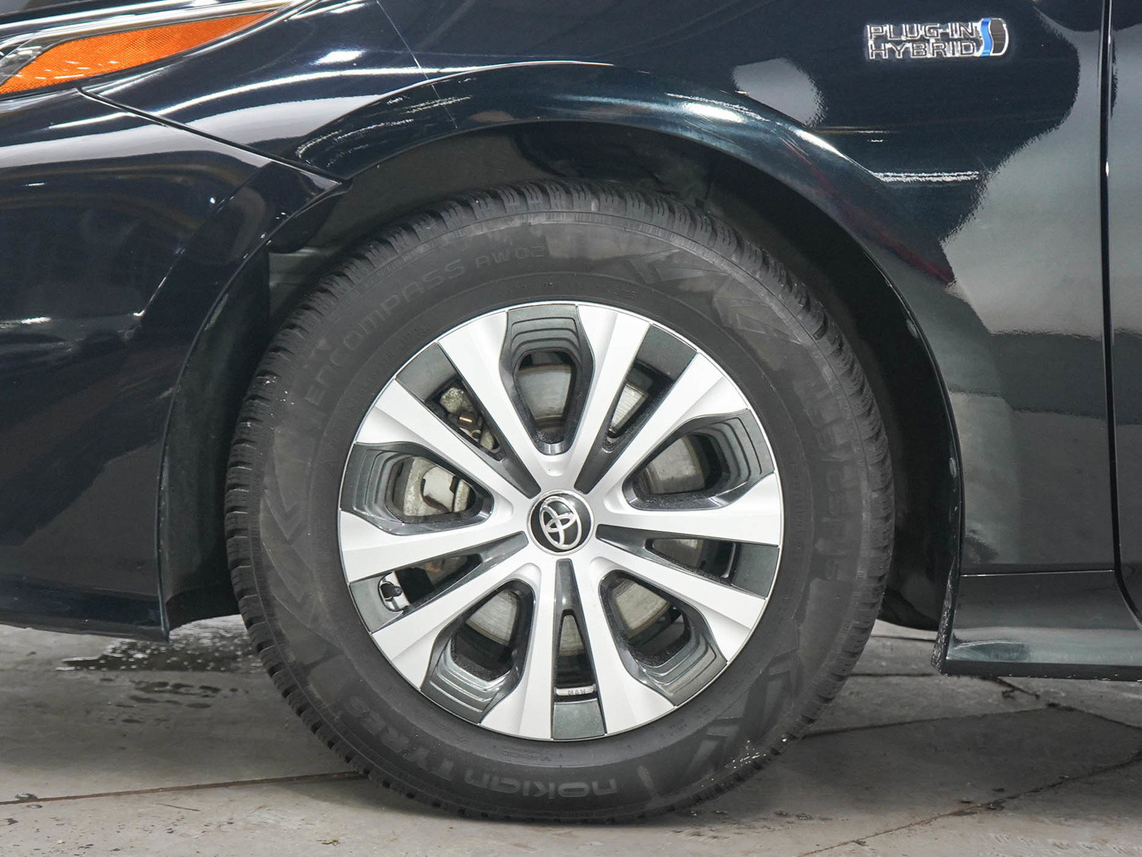 Used 2022 Toyota Prius Prime XLE FWD image 28
