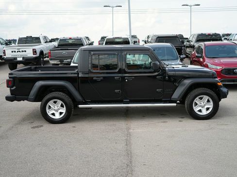 Used 2020 Jeep Gladiator Sport w/ Quick Order Package 24S AWD/4WD image 4