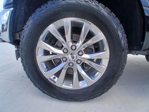 Used 2016 Ford F150 XLT w/ Equipment Group 302A Luxury AWD/4WD image 9