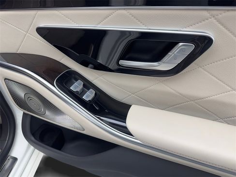 Used 2022 Mercedes-Benz S 580 4MATIC Sedan image 42