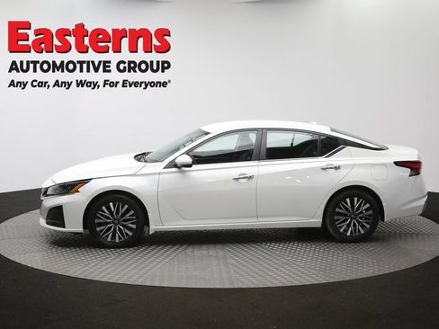 Used 2023 Nissan Altima 2.5 SV FWD image 58