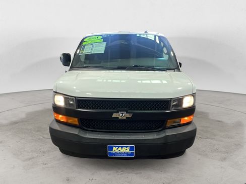 Used 2018 Chevrolet Express 2500 RWD image 2