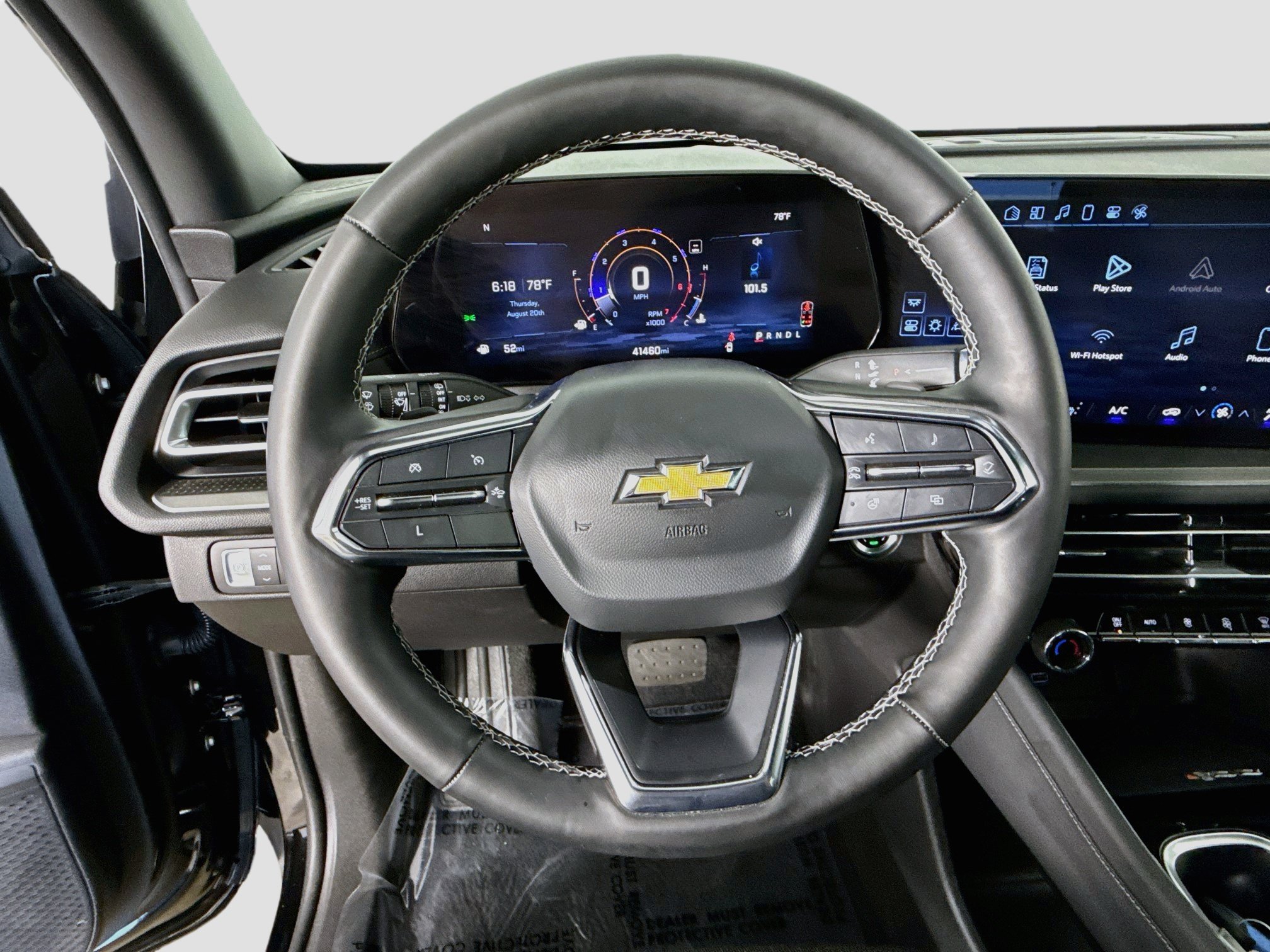 Used 2024 Chevrolet Traverse LT w/ Trailering Package FWD image 13