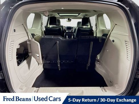 Used 2023 Chrysler Pacifica Limited FWD image 29