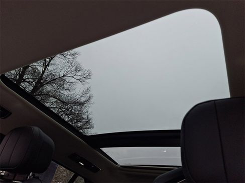 Used 2024 Land Rover Range Rover SE image 15