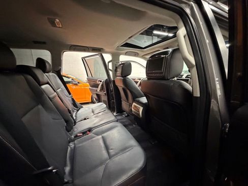 Used 2014 Lexus GX 460 w/ Premium Package AWD/4WD image 30