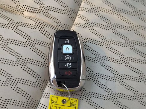 Certified 2019 Lincoln Continental Black Label FWD image 28