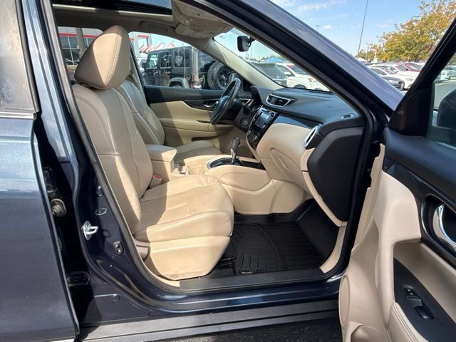 Used 2016 Nissan Rogue SL w/ SL Premium Package AWD/4WD image 13