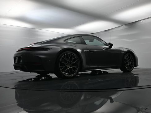 Certified 2025 Porsche 911 Carrera RWD image 45
