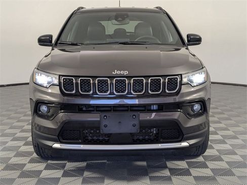 Used 2023 Jeep Compass Limited image 3