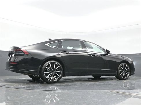 Certified 2025 Honda Accord Touring image 25