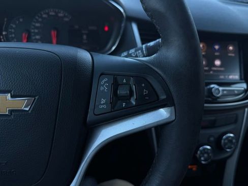 Used 2022 Chevrolet Trax LT w/ Driver Confidence Package image 24