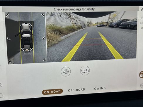 Certified 2025 Land Rover Defender 110 X-Dynamic SE image 24