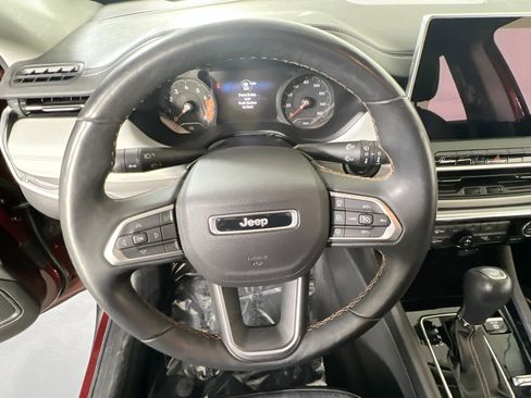 Used 2022 Jeep Compass Limited image 11