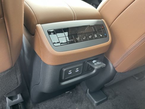New 2026 Nissan Pathfinder Platinum AWD/4WD image 21