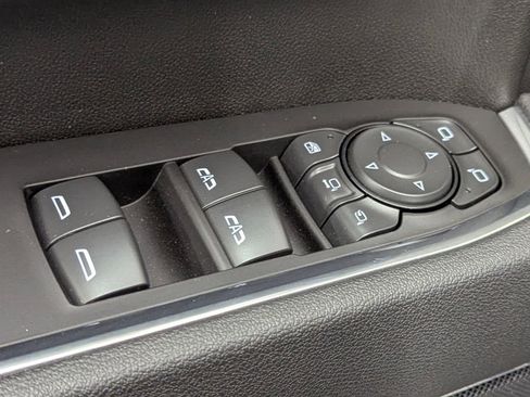 Used 2025 Chevrolet Silverado 2500 LTZ w/ LTZ Convenience Package image 22