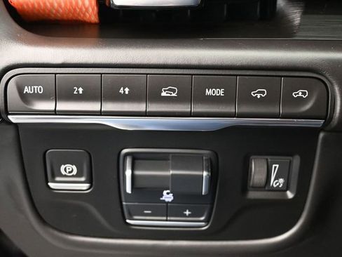 Used 2024 Cadillac Escalade Sport Platinum w/ LPO, ONYX Package image 39