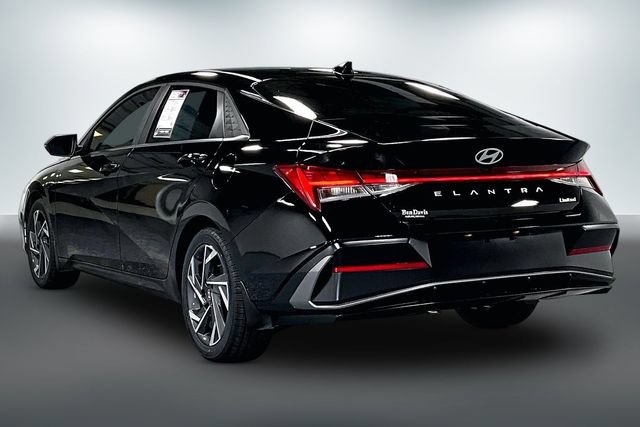 Used 2025 Hyundai Elantra Limited FWD image 6