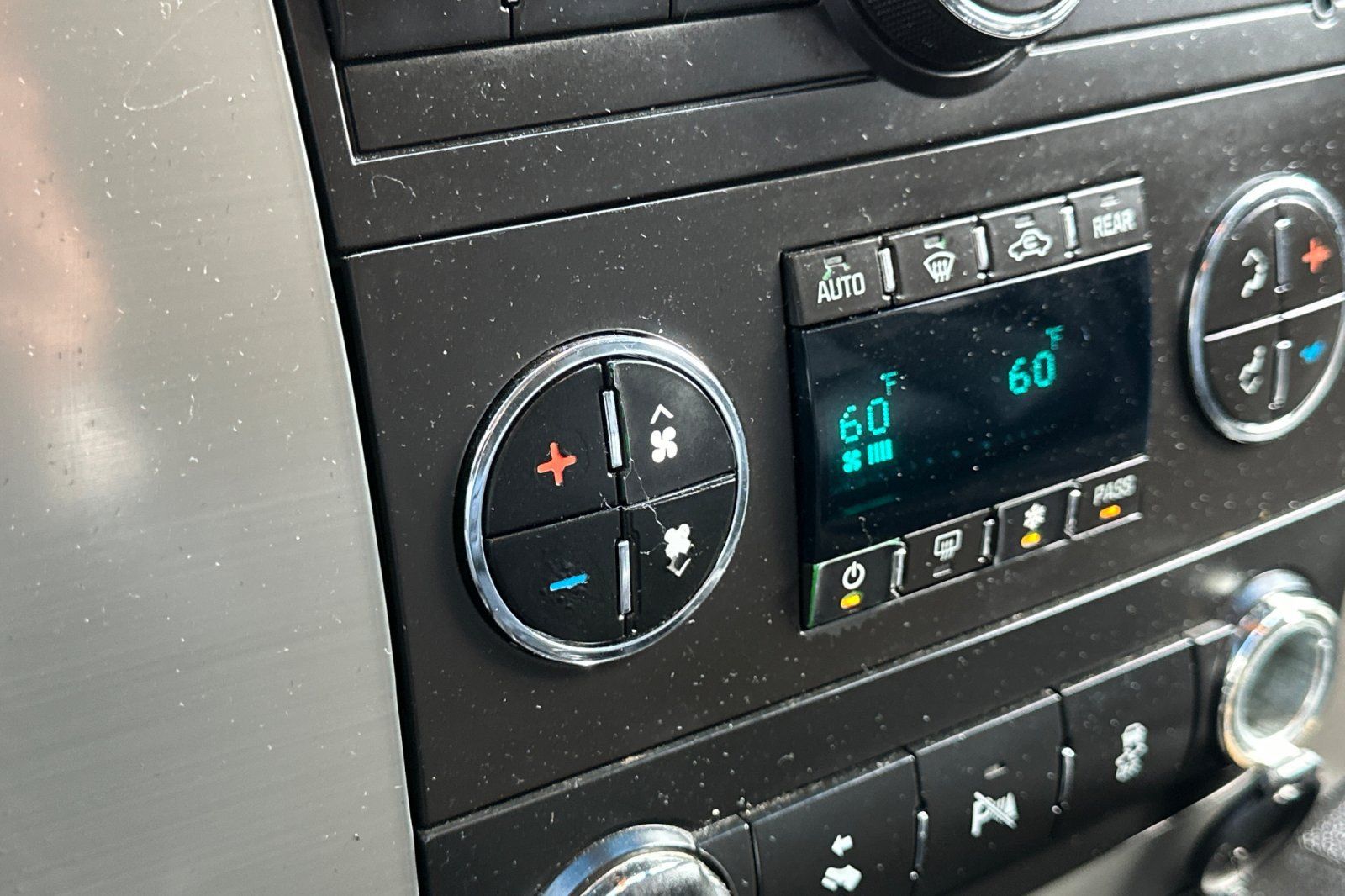 Used 2013 GMC Yukon XL SLT RWD image 28