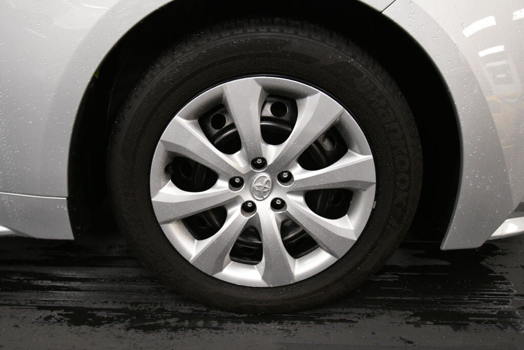 Certified 2025 Toyota Corolla LE FWD image 28