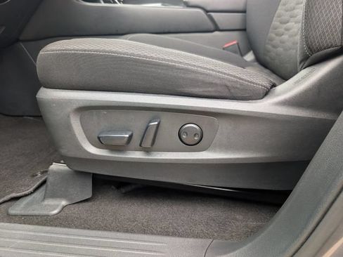 Used 2025 Nissan Pathfinder SV FWD image 20