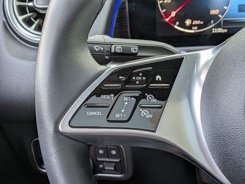 Used 2026 Mercedes-Benz GLB 250 image 14