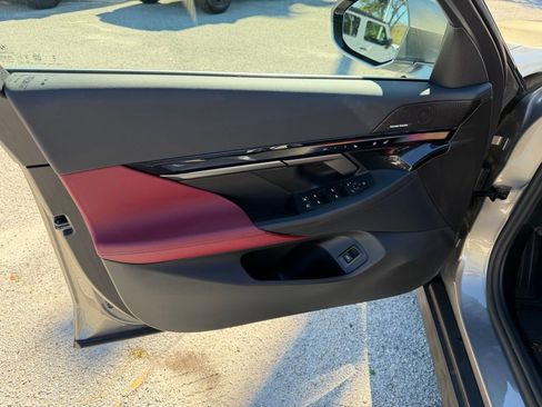 Used 2025 BMW 540i xDrive image 13