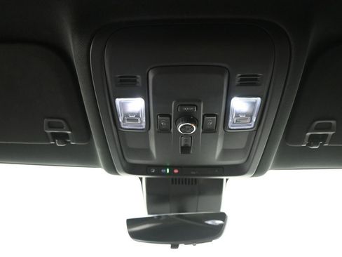 Used 2025 Chevrolet Tahoe High Country image 18