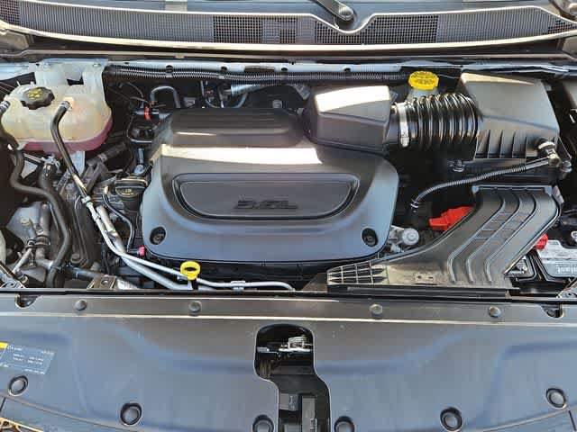 Used 2023 Chrysler Pacifica Touring-L FWD image 12
