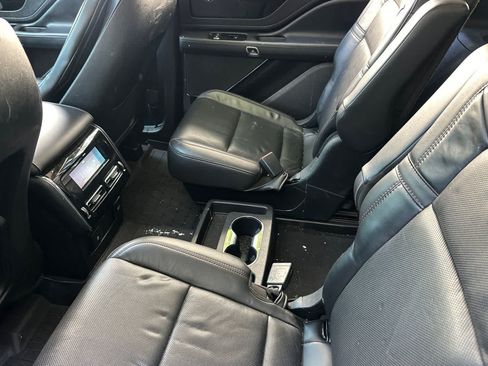 Used 2022 Lincoln Aviator Grand Touring w/ Class IV Trailer Tow Package AWD/4WD image 5