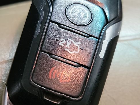 Used 2016 Ford Explorer XLT w/ Equipment Group 202A image 32