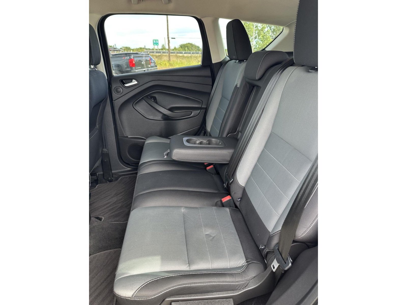 Used 2016 Ford Escape SE w/ Equipment Group 201A FWD image 32