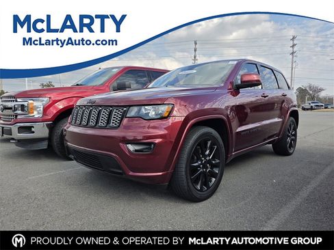 Used 2017 Jeep Grand Cherokee Altitude image 1