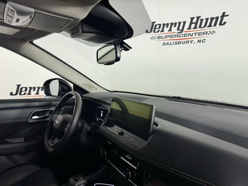 Used 2025 Nissan Rogue Platinum AWD/4WD image 33