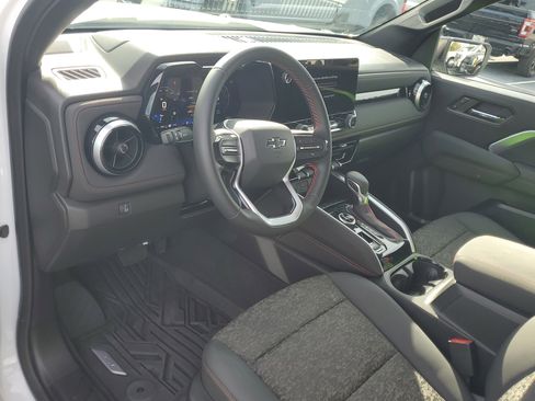 Used 2024 Chevrolet Colorado Z71 w/ Z71 Convenience Package 2 image 21