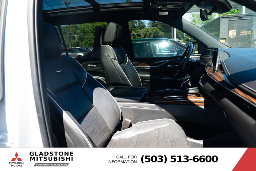 Used 2021 Cadillac Escalade ESV Premium Luxury w/ Performance Package AWD/4WD image 24