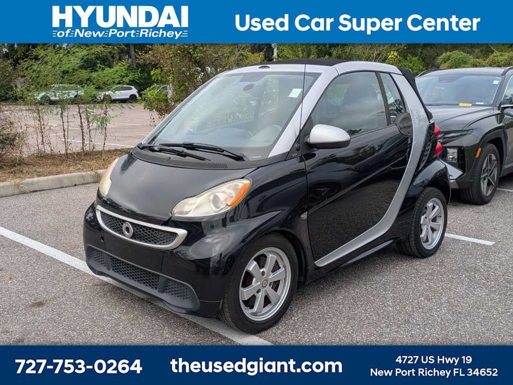 Used 2013 smart fortwo passion RWD image 1