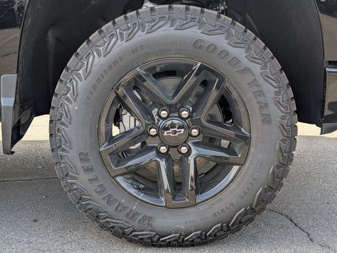 New 2026 Chevrolet Silverado 1500 Custom Trail Boss AWD/4WD image 6