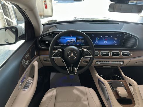 Used 2025 Mercedes-Benz GLE 350 4MATIC image 8