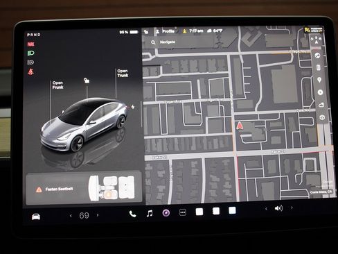 Used 2023 Tesla Model 3 Standard Range image 21