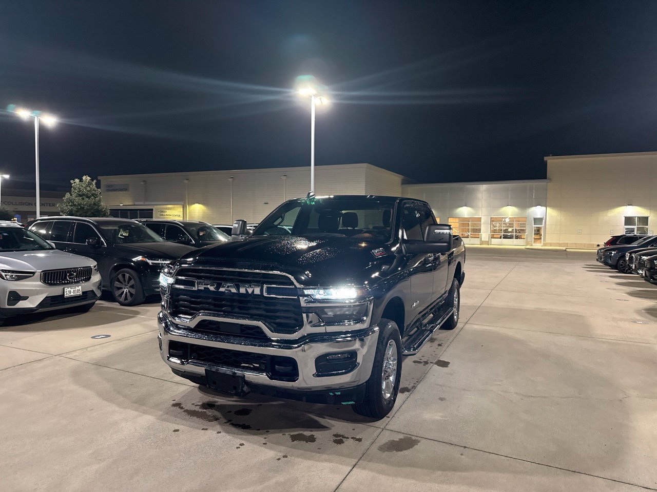 Used 2026 RAM 2500 Big Horn AWD/4WD image 2