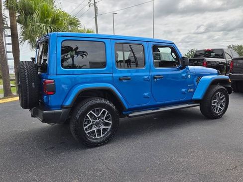 Used 2024 Jeep Wrangler Unlimited Sahara w/ Technology Group AWD/4WD image 7