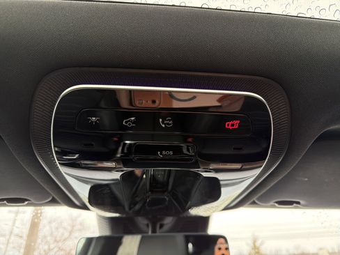 Used 2025 Mercedes-Benz GLC 300 4MATIC image 24