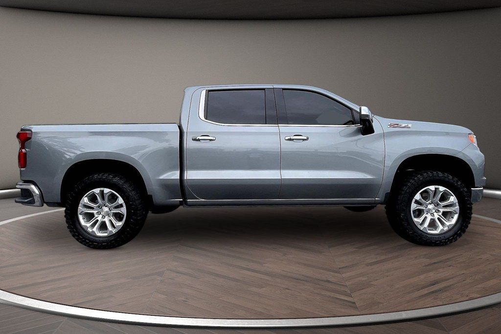 Used 2023 Chevrolet Silverado 1500 LTZ AWD/4WD image 9
