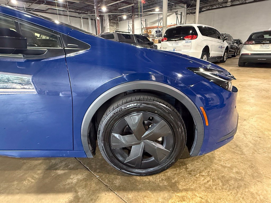Used 2023 Toyota Prius LE FWD image 13