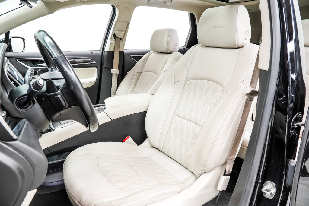 Used 2023 Buick Enclave Avenir w/ Avenir Technology Package AWD/4WD image 16
