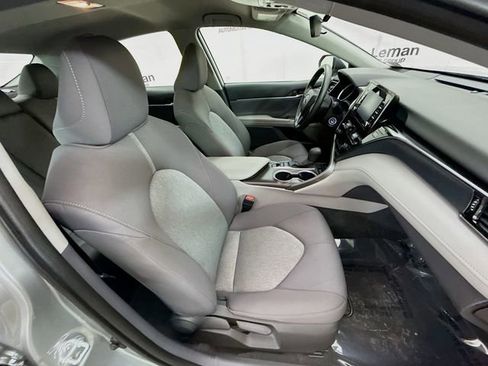 Used 2022 Toyota Camry LE image 25